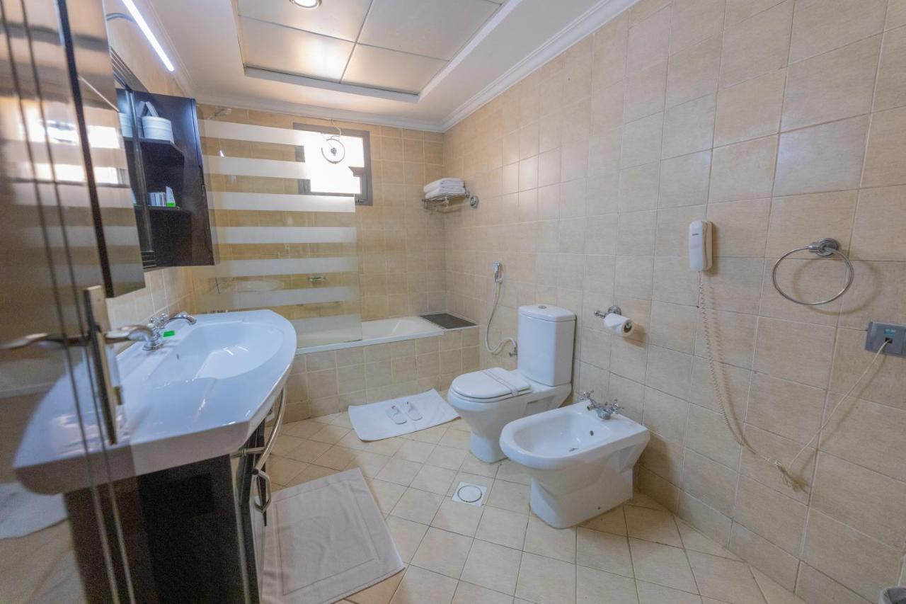 Ewan Ajman Suites Hotel Ngoại thất bức ảnh