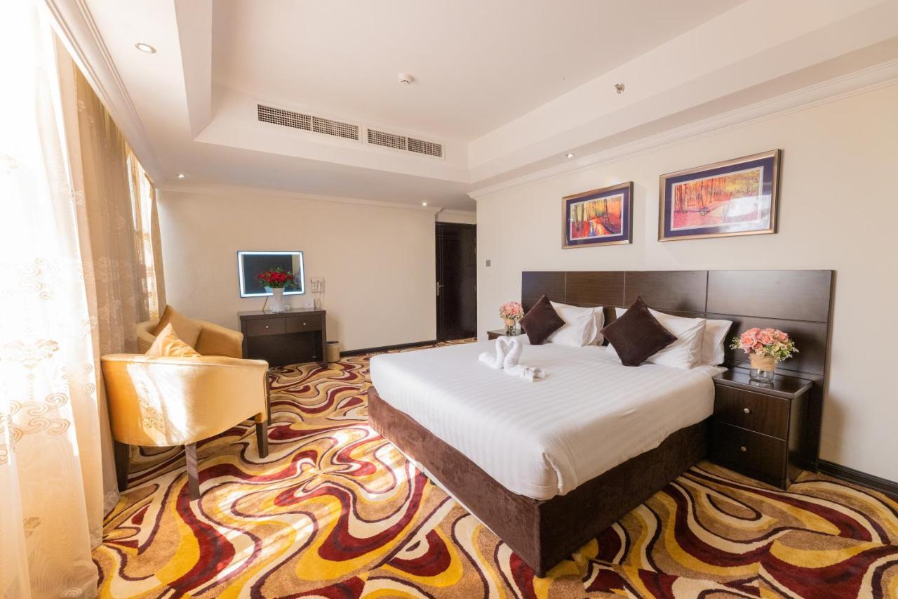 Ewan Ajman Suites Hotel Ngoại thất bức ảnh
