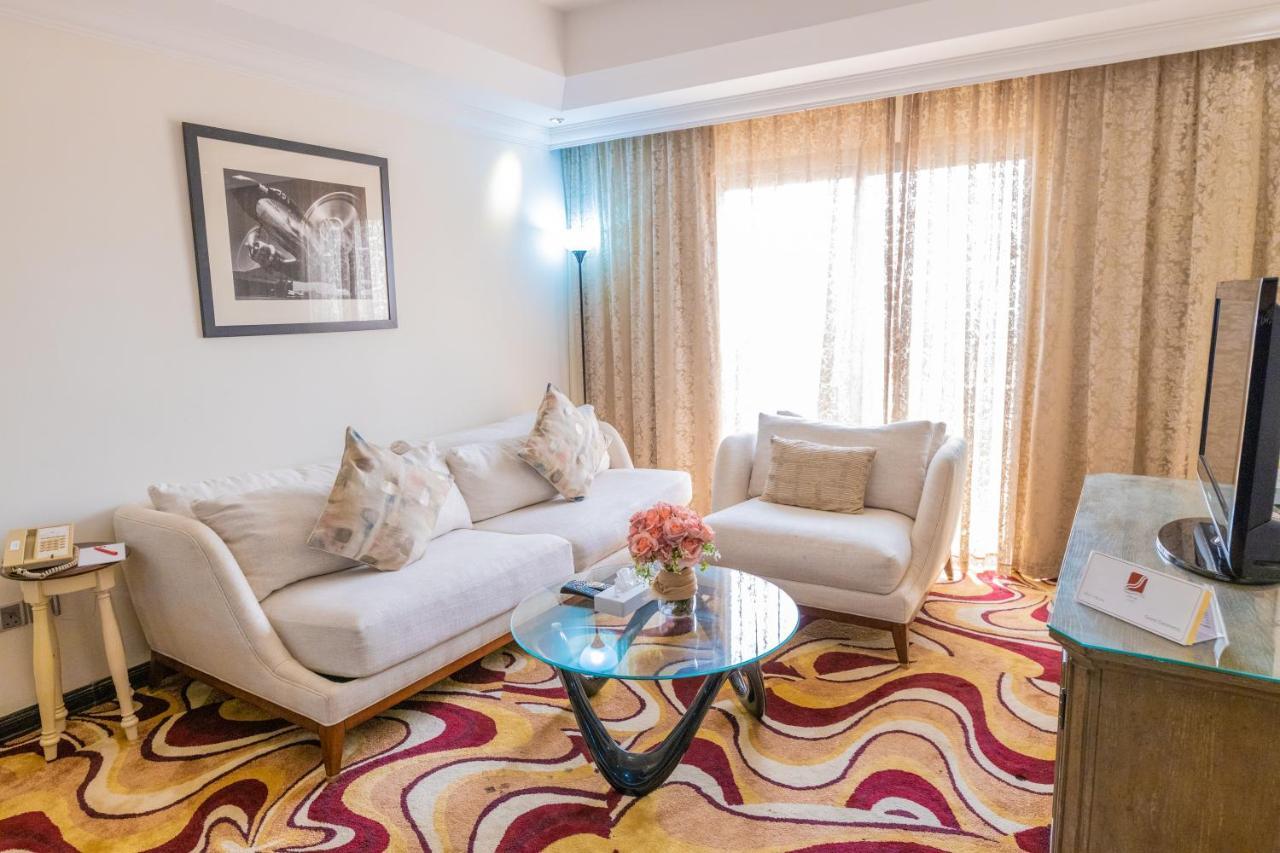 Ewan Ajman Suites Hotel Ngoại thất bức ảnh