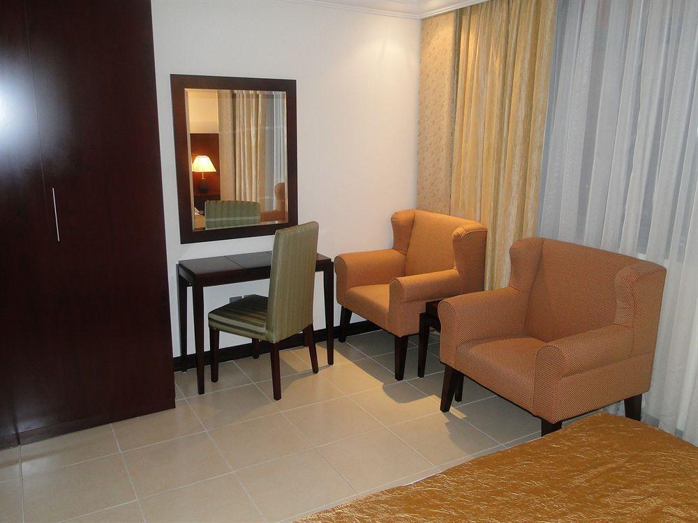 Ewan Ajman Suites Hotel Phòng bức ảnh