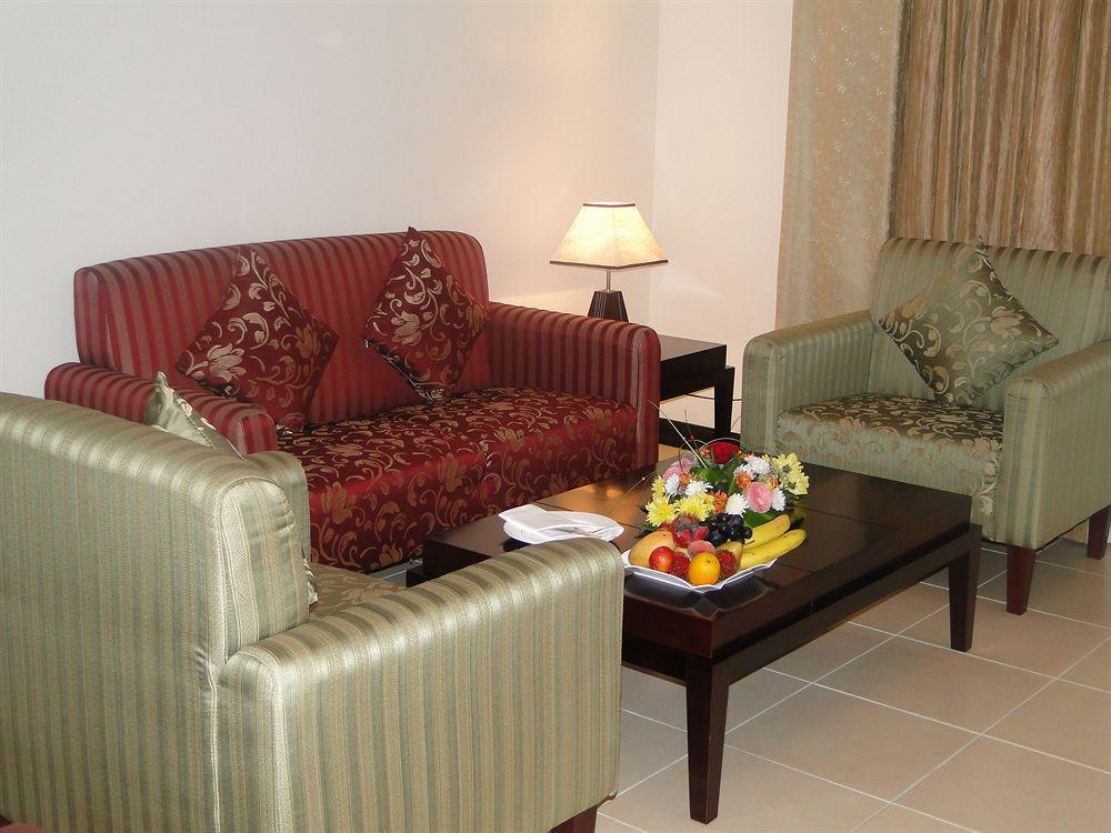 Ewan Ajman Suites Hotel Ngoại thất bức ảnh