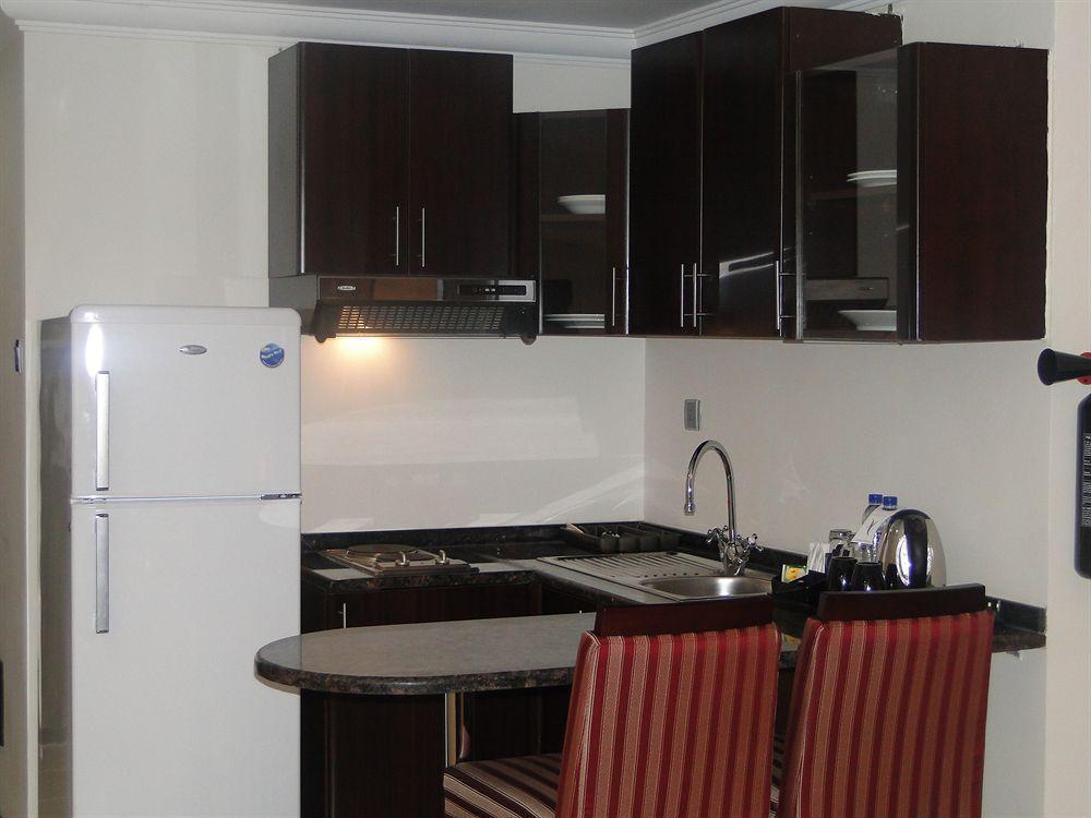 Ewan Ajman Suites Hotel Ngoại thất bức ảnh