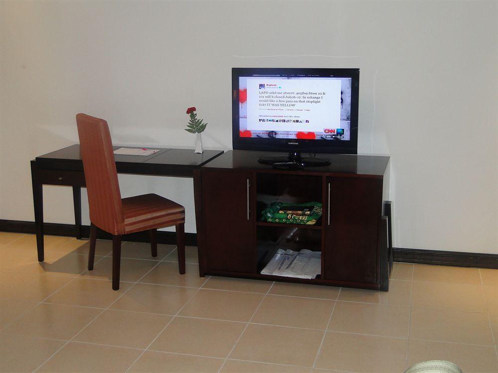 Ewan Ajman Suites Hotel Ngoại thất bức ảnh