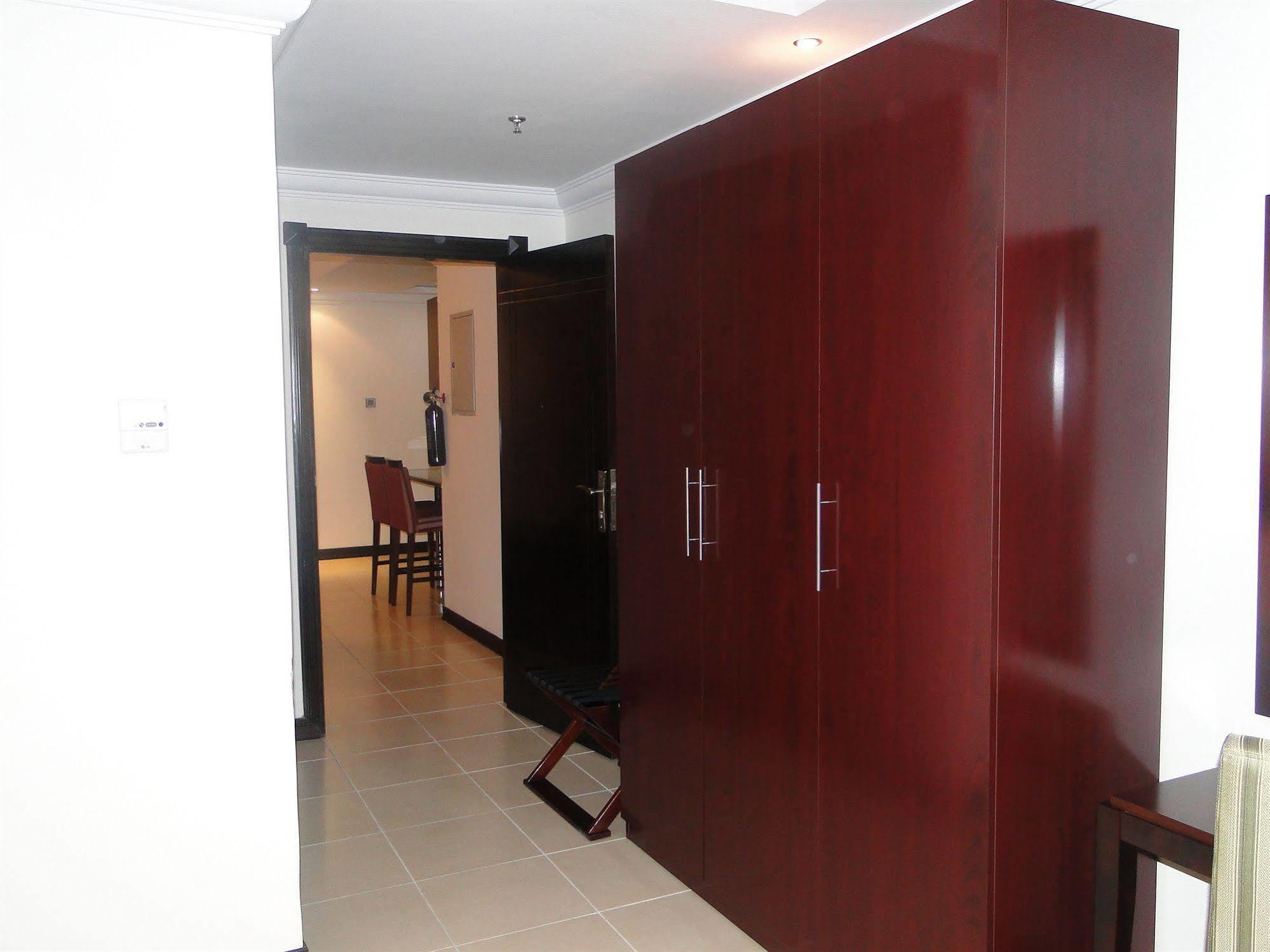 Ewan Ajman Suites Hotel Ngoại thất bức ảnh