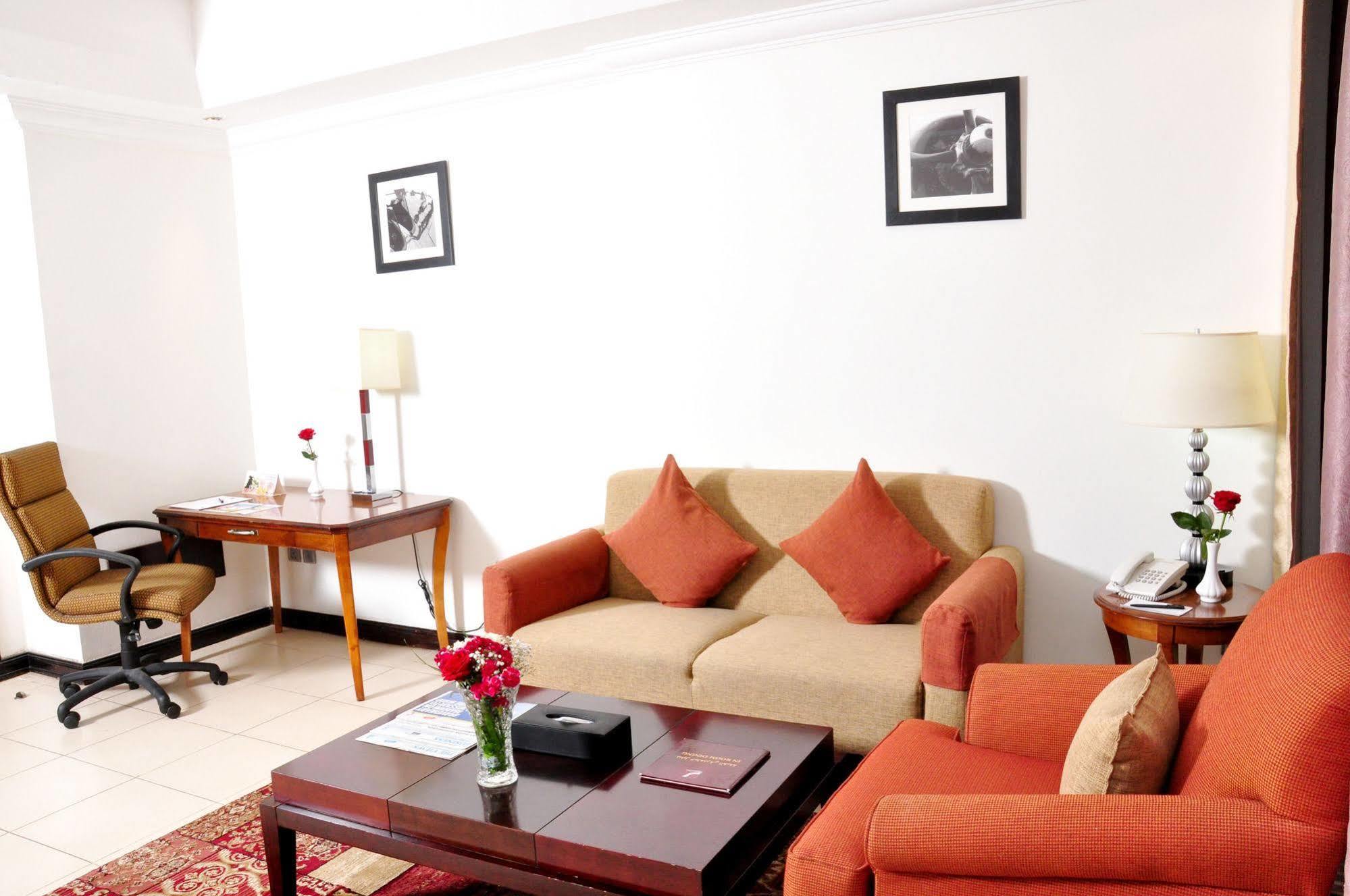 Ewan Ajman Suites Hotel Ngoại thất bức ảnh